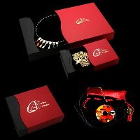 Presentation boxes and purse for jewels