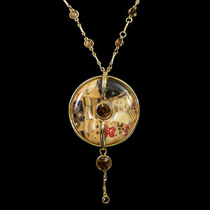 Lavallire necklace Gustav Klimt : Pendentif The kiss