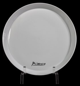 Pablo Picasso porcelain plate :  : 27 cm
