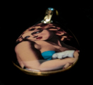 de Lempicka pendant : Woman with Dove, detail n°2