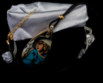 Colgante de Lempicka : Muchacha joven con guantes (Bolsillito terciopelo)