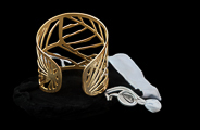 Dufy bracelet cuff : Leaves (Gold finish) (detail 3)