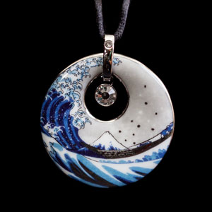 Hokusai Jewel : amulett pendant : The Great Wave of Kanagawa, Crystal Circle