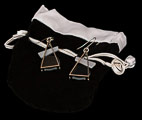 Kandinsky earrings : Triangle at rest (black), (velvet purse))