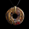 Klimt pendant : The kiss, (back of the jewel)