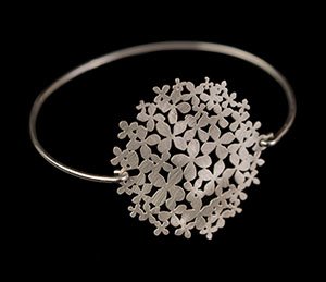 Bracelet jonc Klimt : Jardin en fleur (finition argent)
