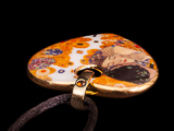 Pendentif Klimt : Le baiser, détail n°1