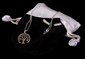 Gustav Klimt pendant : Tree of life (circle) (Silver) (velvet purse)