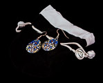 Louis C. Tiffany earrings : Clematis II, (velvet purse))
