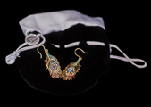 Boucles d'oreilles Tiffany : Plume de paon (détail)