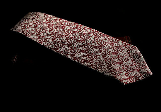 Cravate soie Raoul Dufy : Feuilles et Vagues (rouge)