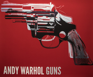 Lámina Warhol, Gun (on red), 1981-82