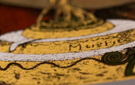 Lámina enmarcada de Alfons Mucha : Slav Epic (hojas de oro), detalle