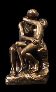 Auguste Rodin statue : The kiss