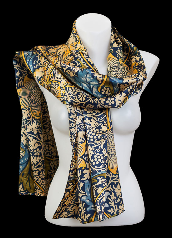 William Morris scarf : Kennet Design (1883)