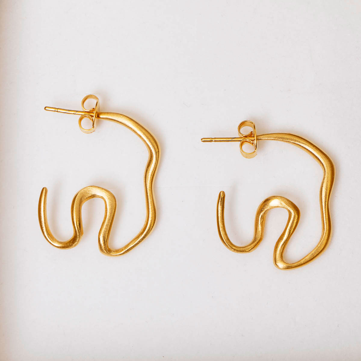 Boucles d’Oreilles d’après Salvador Dali : 'Cygnes' (détail n°2)