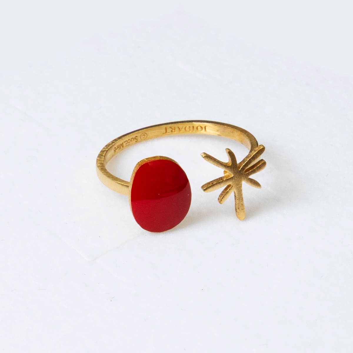 Anello ispirato a Joan Mirò: Stella, sole rosso (dettaglio n°2)