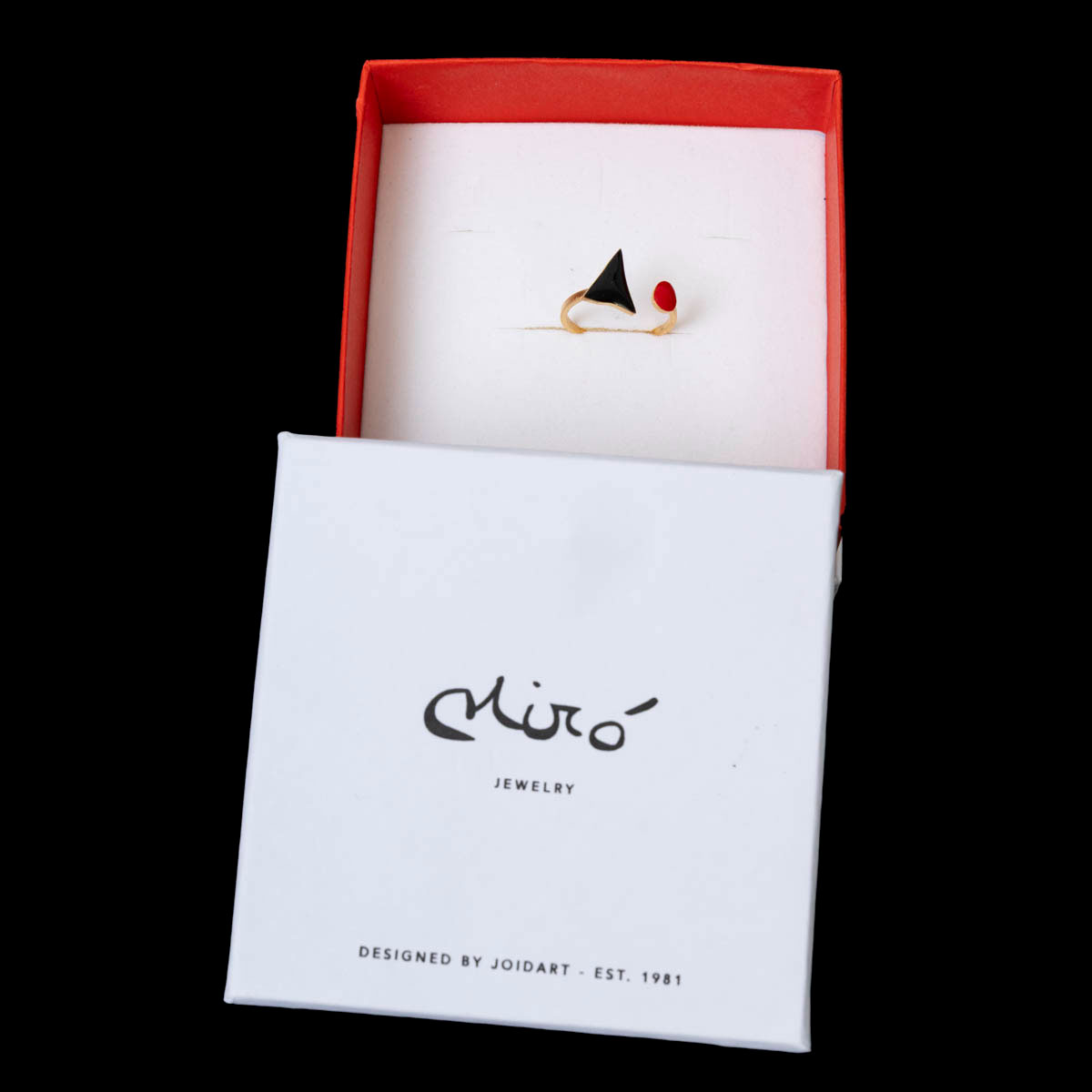 Anello ispirato a Joan Miro: Triangolo nero - Dimensione 18