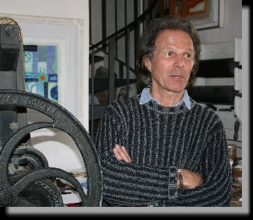 Alain Soucasse dans son atelier