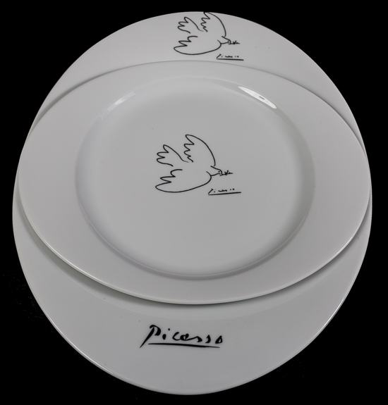 Set of 2 Pablo Picasso porcelain plates : The dove