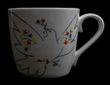 Mug Pablo Picasso en porcelaine : La colombe de la Paix, détail n°1